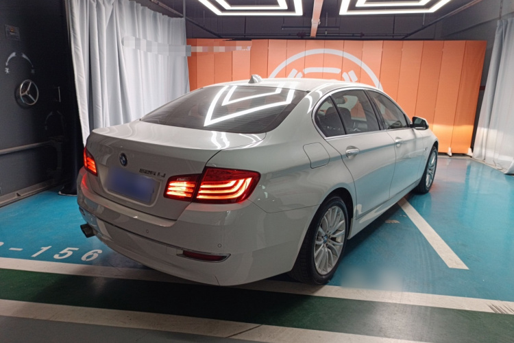 宝马5系 2014款 525Li 豪华设计套装车身外观6005