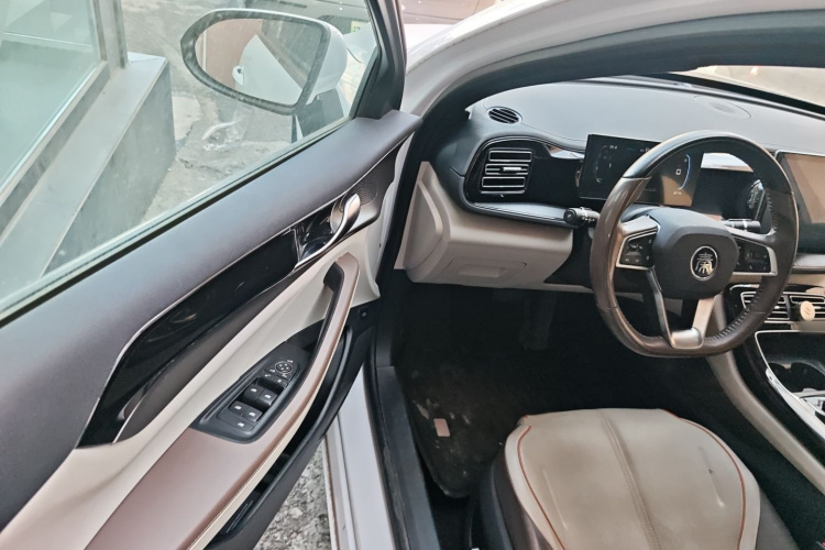 比亚迪 秦PLUS 2023款  冠军版 DM-i 120KM超越型中控内饰7003