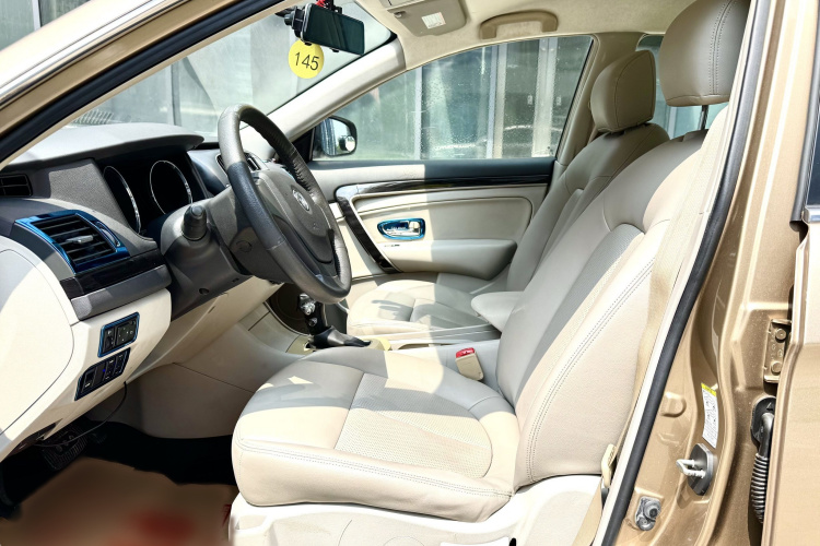 东风风神A60 2016款 1.6L 自动豪华型中控内饰7001