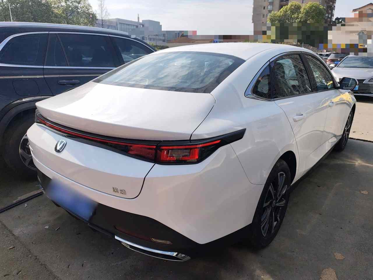长安 逸动 2025款 蓝鲸 1.5T 500Bar尊贵型(5)