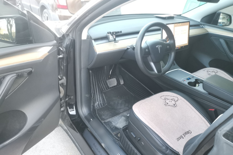 特斯拉 Model Y 2021款 标准续航后驱版中控内饰20