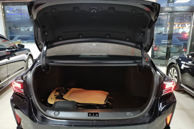 东风风神 奕炫MAX 2023款 1.5T 超炫潮爸版机舱底盘23