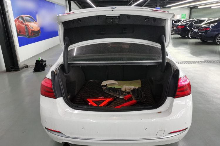 宝马3系 2016款 320Li 进取型机舱底盘23