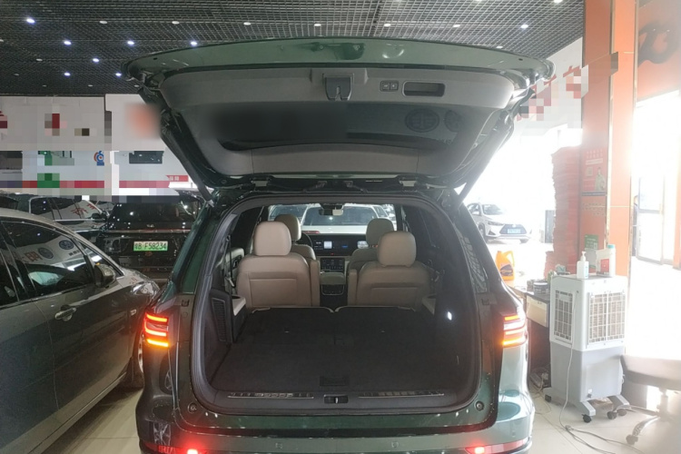 理想汽车 理想ONE 2021款 增程6座版机舱底盘23