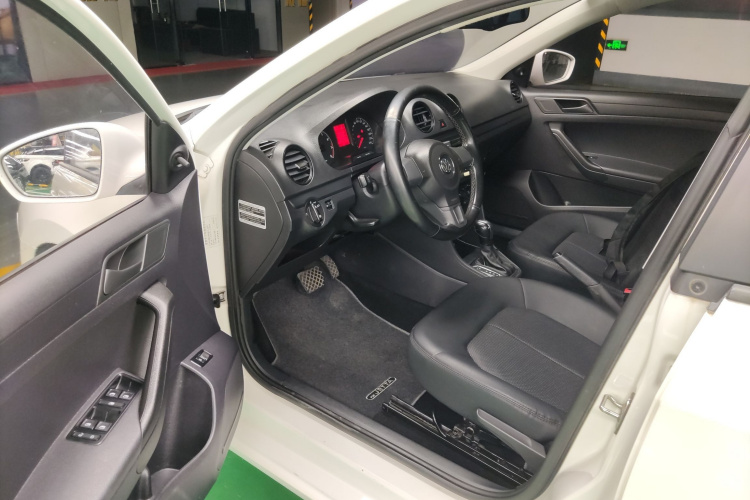 大众 捷达 2015款 1.6L 自动时尚型中控内饰20