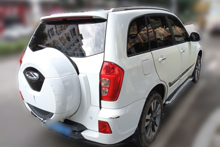 奇瑞 瑞虎3 2016款 1.6L 手动智尚版车身外观7