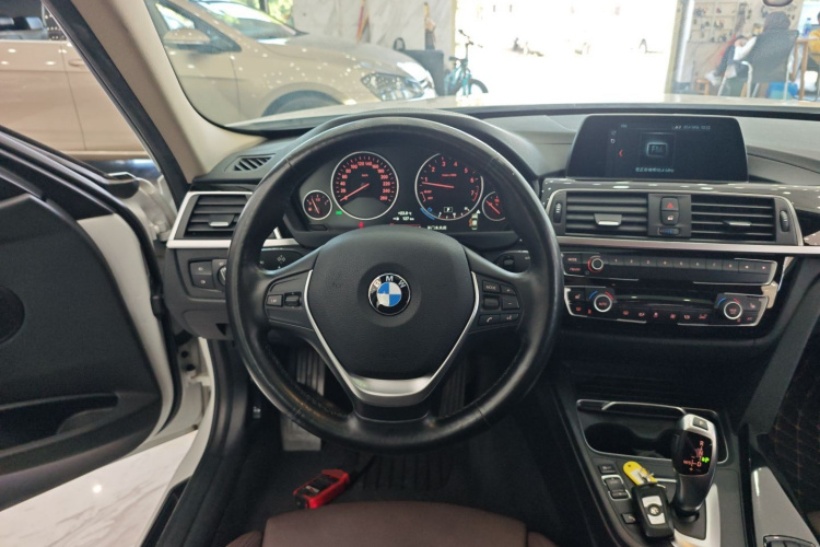 宝马3系 2018款 320Li 时尚型中控内饰13