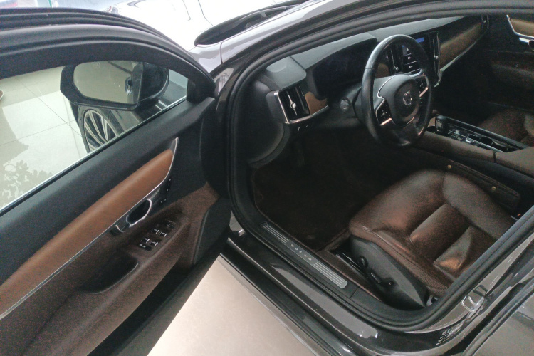 沃尔沃S90 2021款 B5 智逸豪华版中控内饰7003