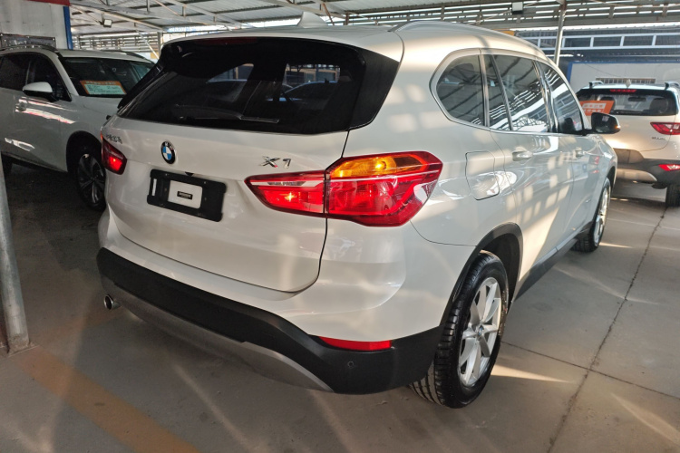 宝马X1 2016款 sDrive18Li 时尚型车身外观7