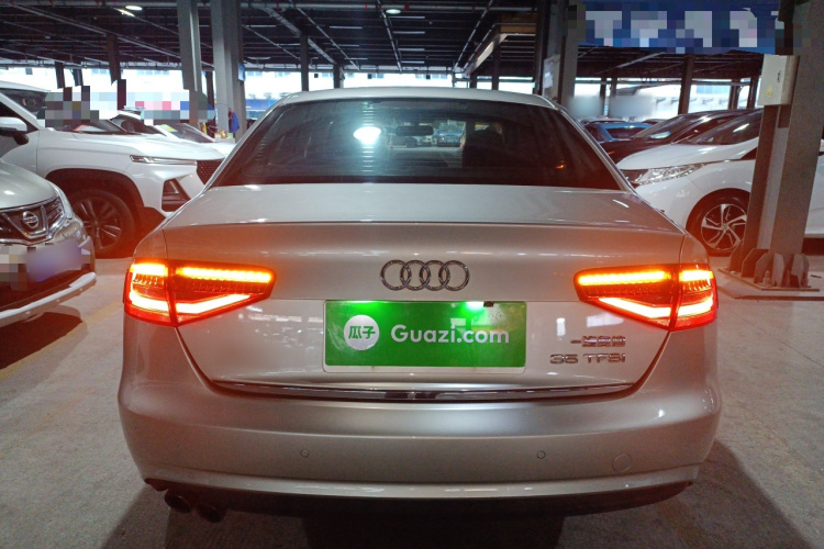 奥迪A4L 2015款 35 TFSI 自动标准型车身外观6004