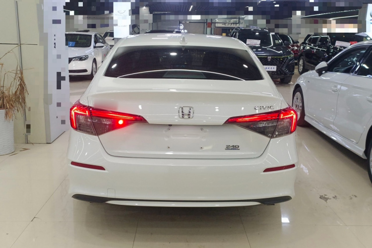 本田 思域 2023款 240TURBO CVT劲势版车身外观6