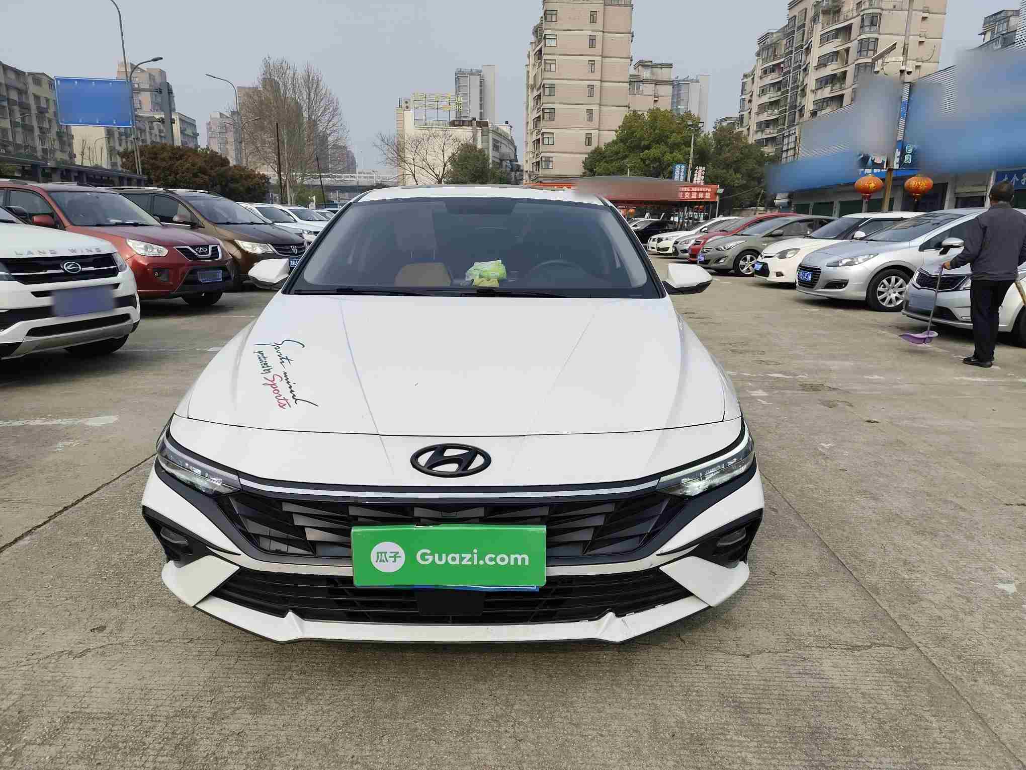 芜湖二手现代伊兰特2023款 开两年再卖亏不亏？