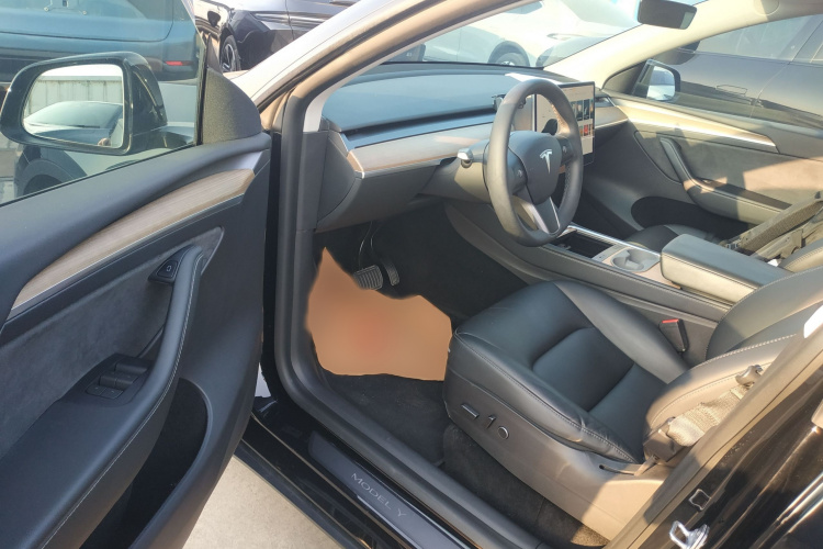 特斯拉 Model Y 2021款 标准续航后驱版中控内饰7003