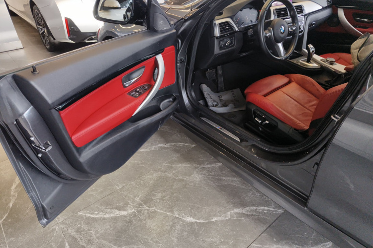 宝马3系GT 2019款 320i M运动型中控内饰20