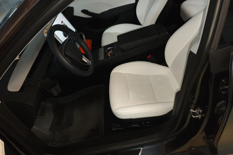 特斯拉 Model 3 2023款 长续航全轮驱动版局部细节19