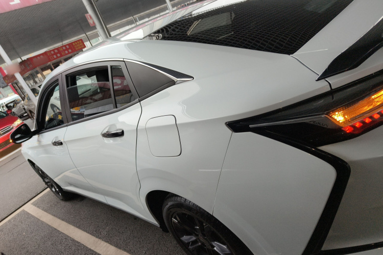 东风风神 奕炫 2024款 1.5L 自动劲速版车身外观6003