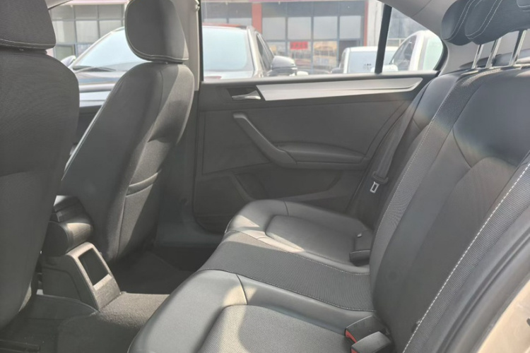 斯柯达 昕锐 2020款 1.5L 自动舒适版中控内饰7005