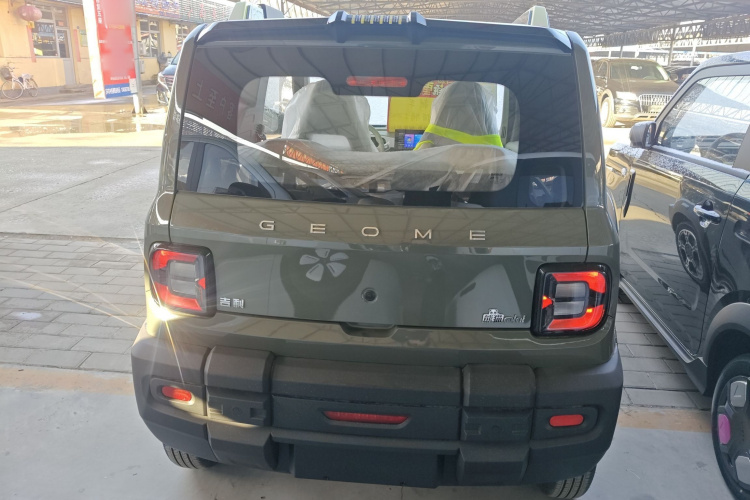 吉利银河 2025款 210km 熊猫骑士车身外观6