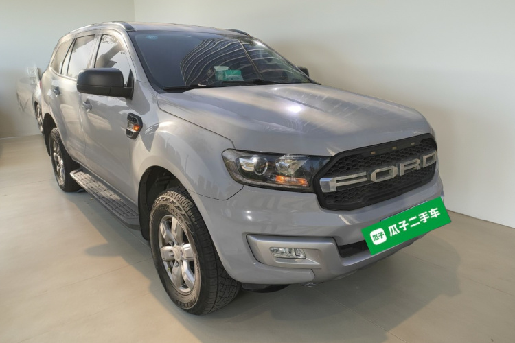 福特 撼路者 2017款 2.0T 汽油自动四驱菁英版 5座车身外观3