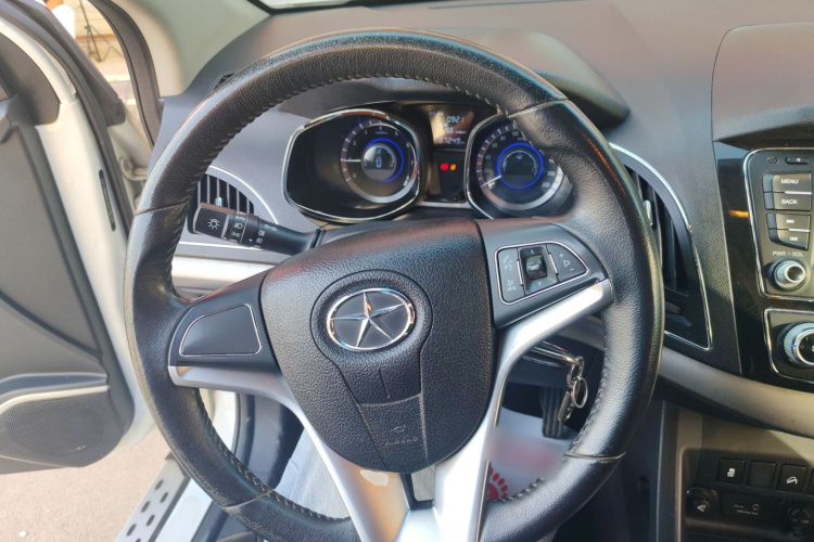 江汽集团 瑞风S5 2013款 2.0T 手动尊享版中控内饰13