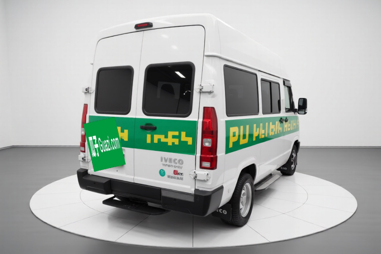 依维柯得意 2023款 2.5T A35M1多用途乘用车短轴中顶双胎侧拉门 自动挡车身外观7