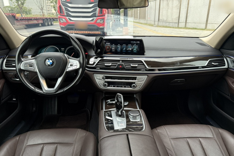 宝马7系 2017款 730Li 领先型中控内饰7003