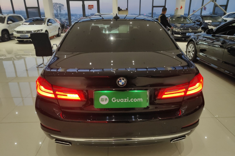 宝马5系新能源 2020款 里程升级版 530Le 豪华套装车身外观6004