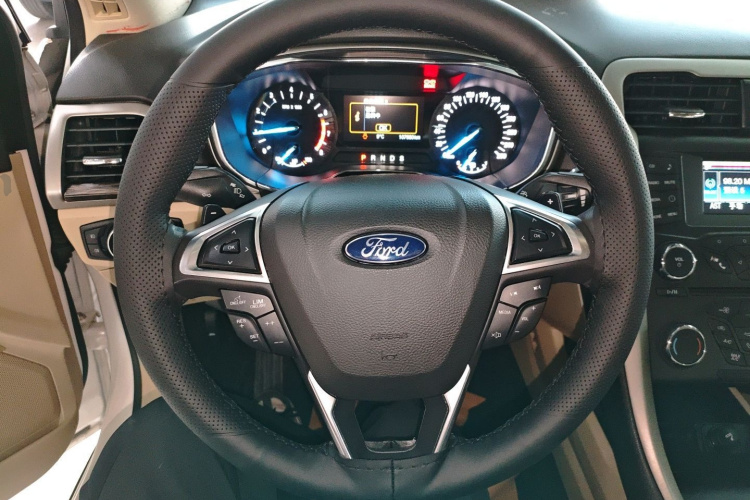 福特 蒙迪欧 2013款 2.0L GTDi200时尚型中控内饰13