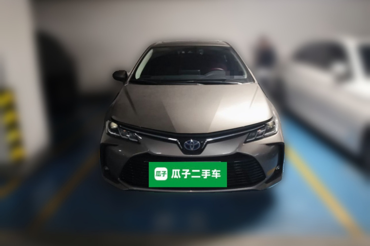 丰田 卡罗拉 2023款 1.8L 智能电混双擎 精英版车身外观2