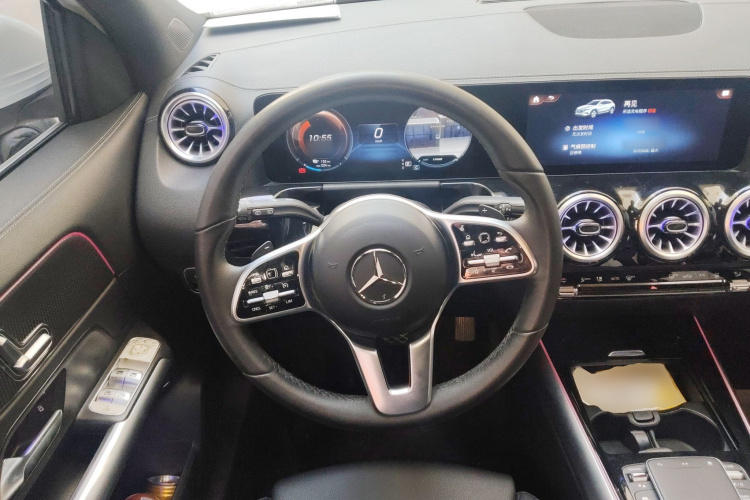 奔驰EQA 2022款 EQA 260中控内饰13