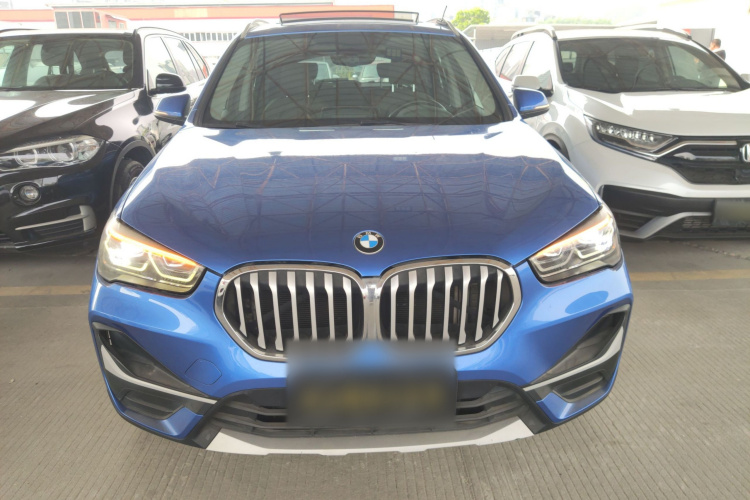 宝马X1 2020款 sDrive20Li 尊享型车身外观2