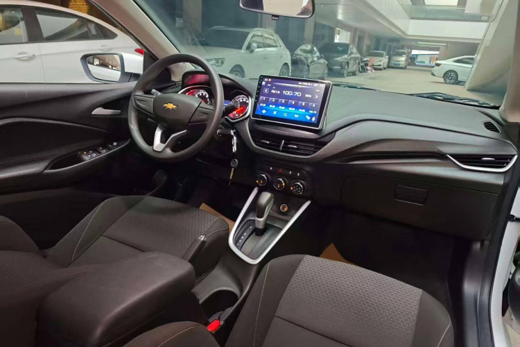 雪佛兰 科沃兹 2020款 325T 自动欣悦版中控内饰7001