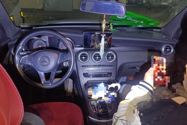 奔驰GLC轿跑 2017款 GLC 200 4MATIC 轿跑SUV中控内饰12