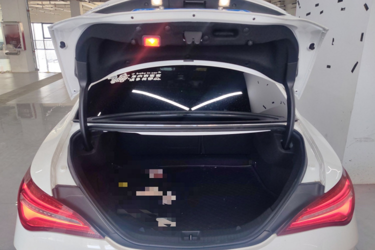 奔驰CLA 2018款 CLA 220 4MATIC机舱底盘23