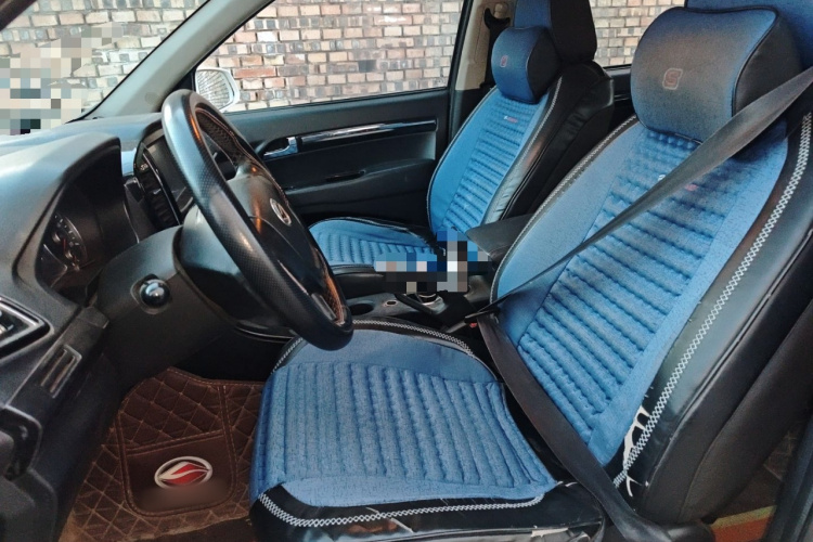 陆风X8 2014款 探索版 2.0L 都市先锋版中控内饰19