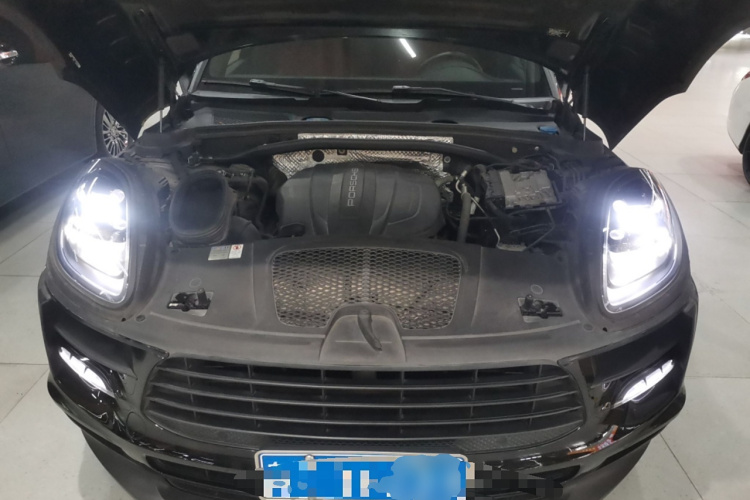 保时捷 2018款 Macan 2.0T机舱底盘24