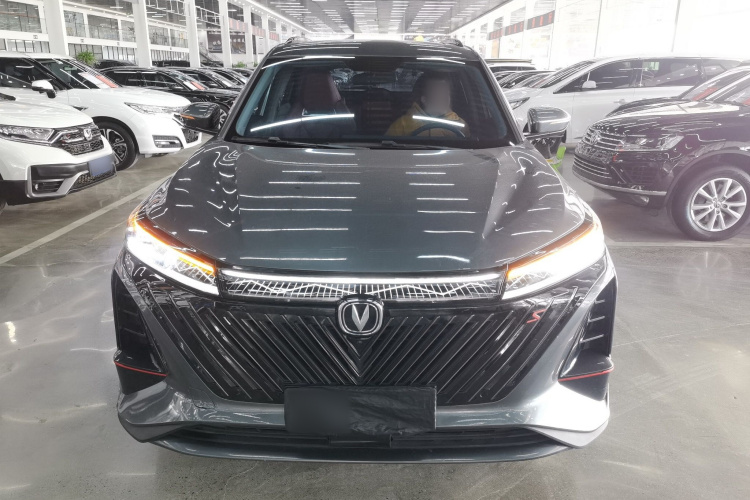 长安CS75 PLUS 2022款 第二代 2.0T 自动尊贵型车身外观2