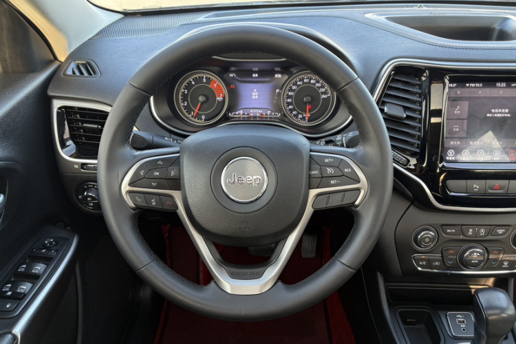 Jeep 自由光 2019款 2.0T 两驱智享版 国V局部细节13