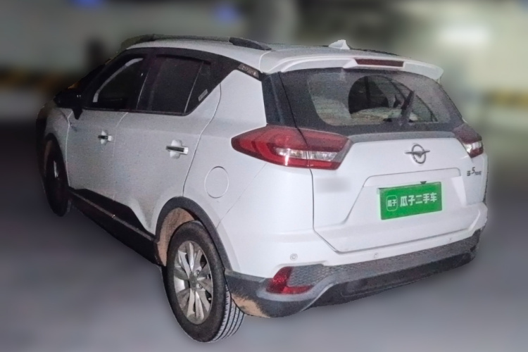 海马S5青春版 2017款 1.6L 手动尊贵型车身外观5