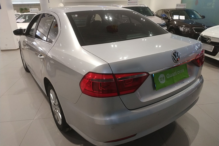 大众 朗逸 2013款 改款经典 1.6L 自动舒适版车身外观4