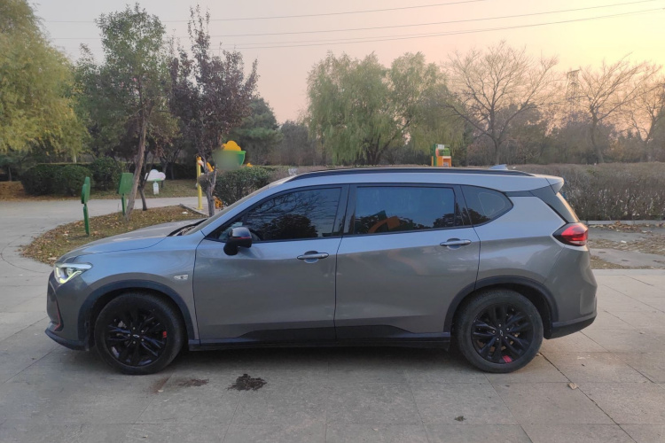 雪佛兰 沃兰多 2020款 轻混 Redline 530T 自动纵享版（5+2款）车身外观6006