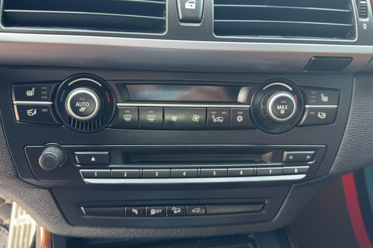 宝马X5(进口) 2011款 xDrive35i 领先型局部细节9008