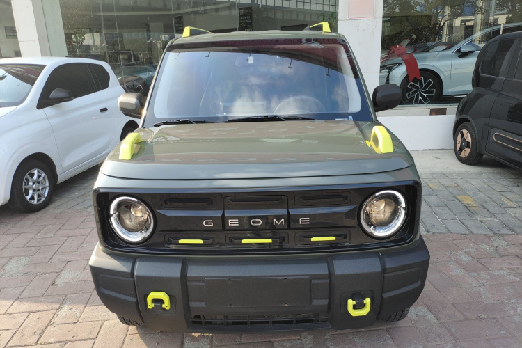 吉利银河 2024款 200km 熊猫骑士车身外观2