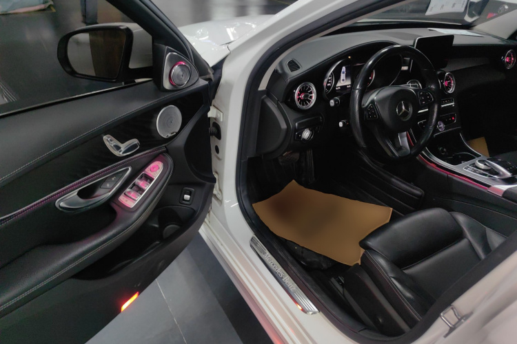 奔驰C级 2018款 C 180 L 时尚型运动版中控内饰7003