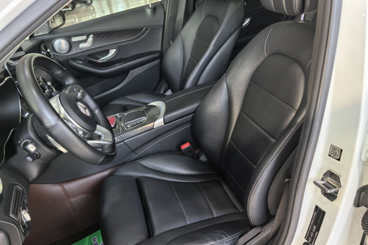 奔驰C级 2020款 C 260 L 运动版局部细节19