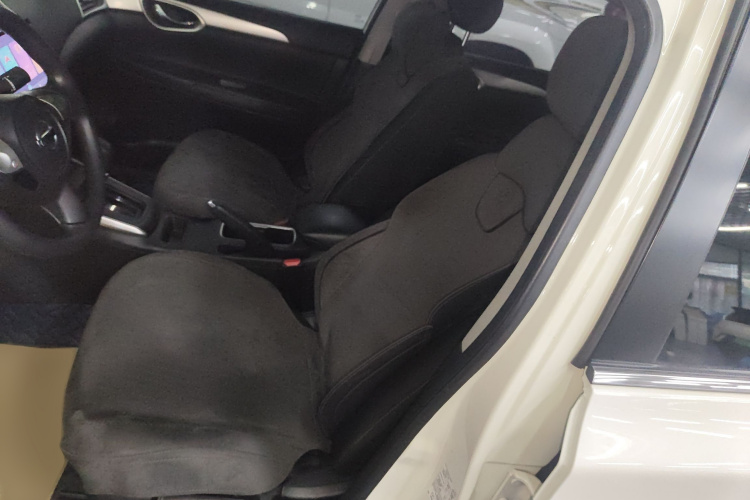 日产 轩逸 2022款 经典 1.6XE CVT舒适版局部细节19