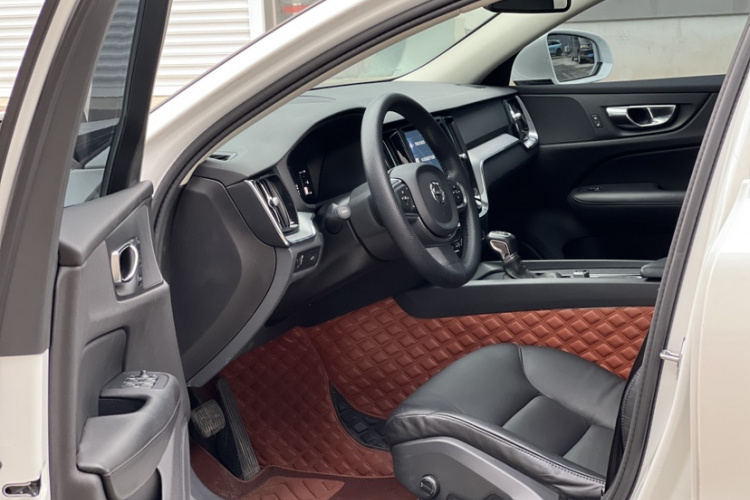 沃尔沃S60 2021款 T4 智逸豪华版中控内饰7001