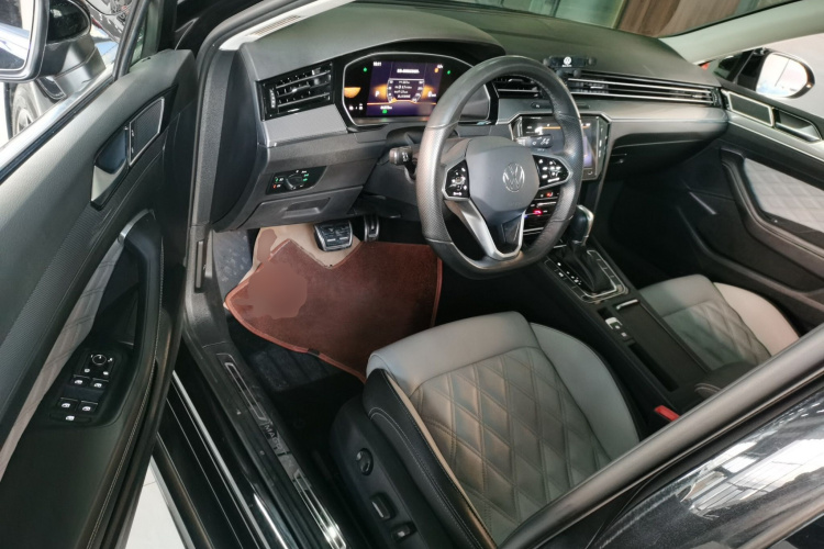 大众 迈腾 2023款 200万辆纪念版 330TSI DSG领先型中控内饰20