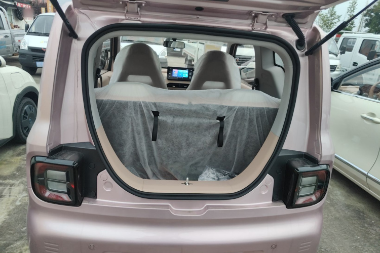 吉利银河 2024款 熊猫mini 200km 耐力熊局部细节23