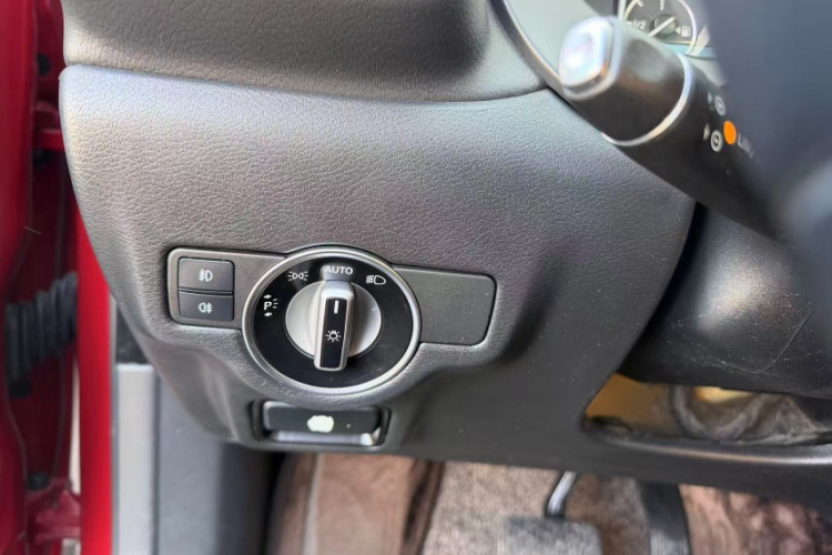 英菲尼迪QX30 2017款 1.6T 两驱运动版中控内饰7009